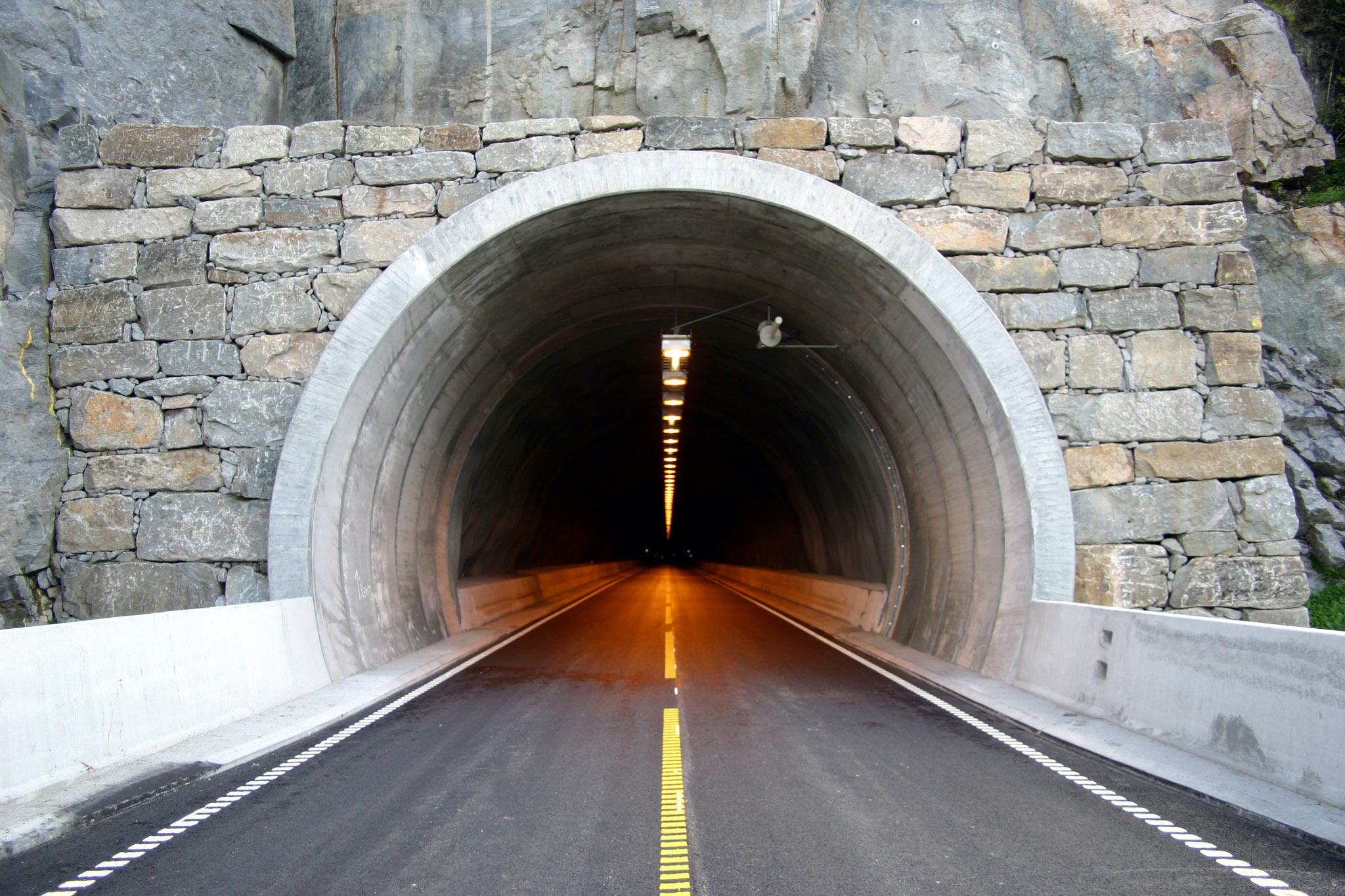 Fedahei tunnel portal vest